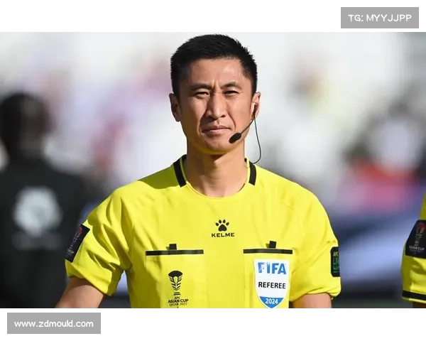 中国裁判马宁携海信 VAR 亮相世俱杯 执法与科技双突破 中国裁判马宁携海信 VAR 亮相世俱杯 执法与科技双突破